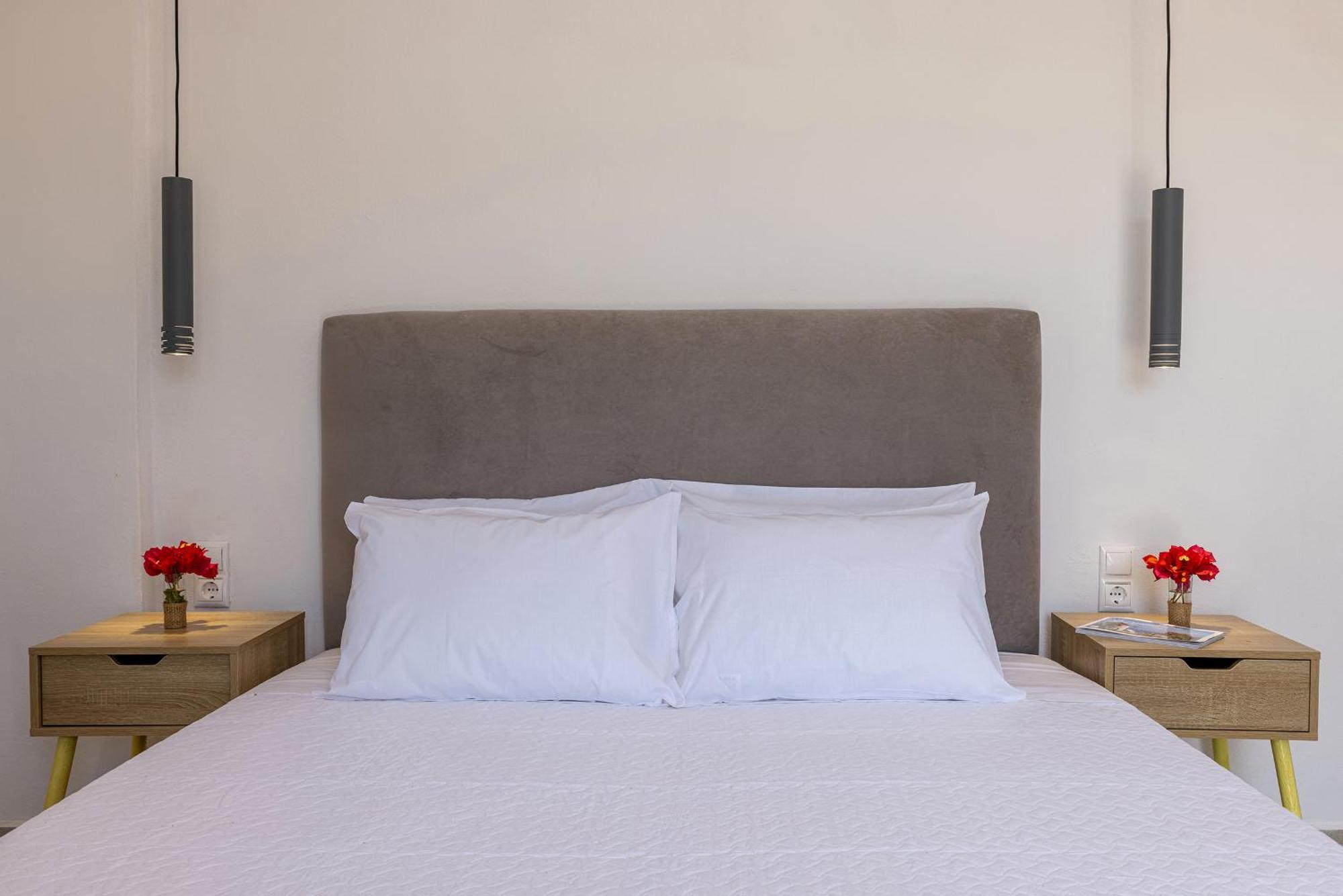 Chrysonisos Suites With Sunset & Seaviews Near Kini Exterior photo