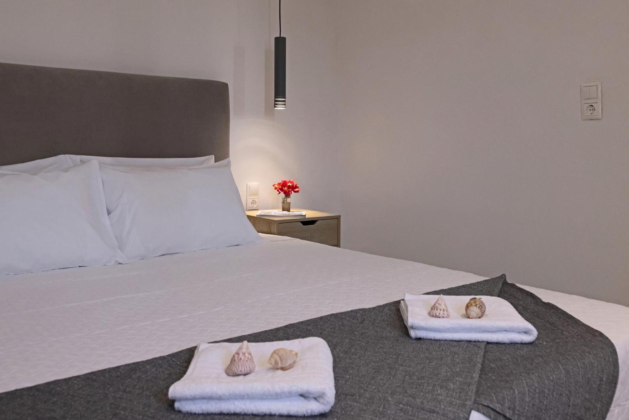Chrysonisos Suites With Sunset & Seaviews Near Kini Exterior photo