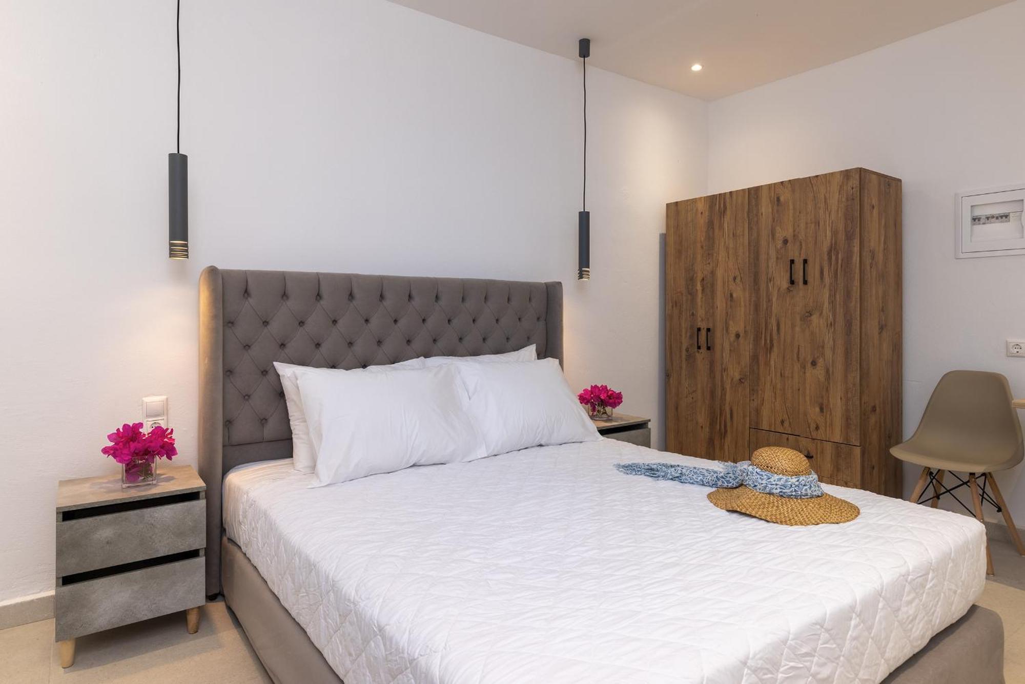 Chrysonisos Suites With Sunset & Seaviews Near Kini Exterior photo