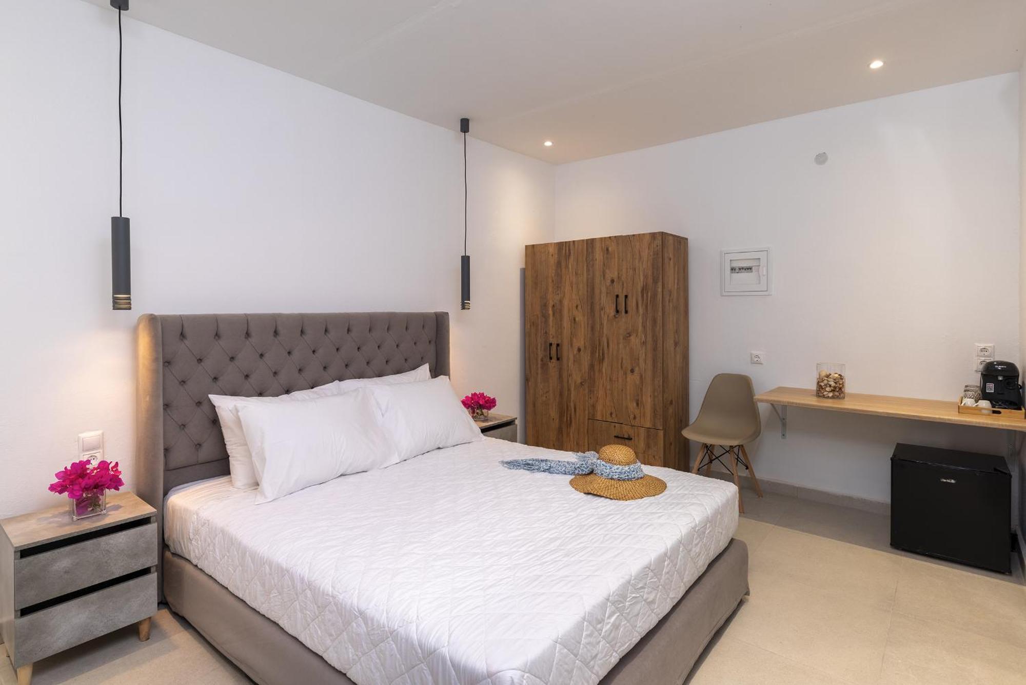 Chrysonisos Suites With Sunset & Seaviews Near Kini Exterior photo